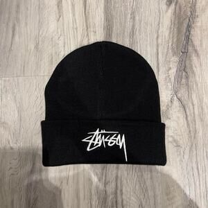 Black stussy beanie
